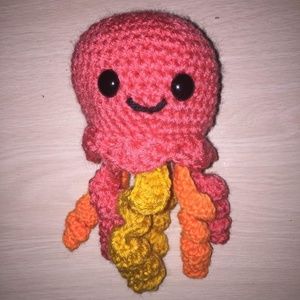Mini crochet jellyfish
